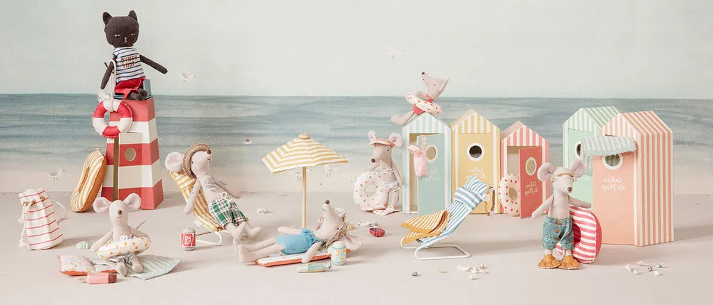 Beach, Dad In Cabin De Plage