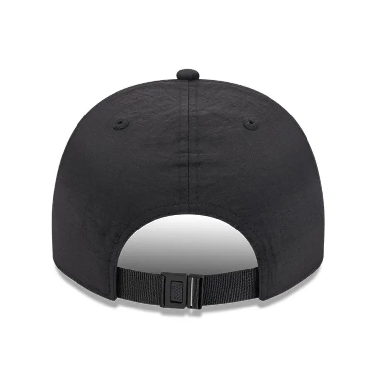 New Era Golfer Everyday Nylon Chicago Bulls Strapback Hat - Black